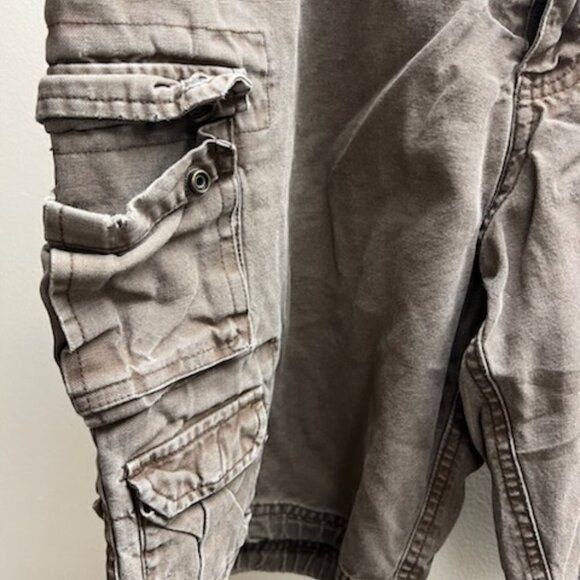 Men's Brown Cargo shorts - Picture 11 of 11